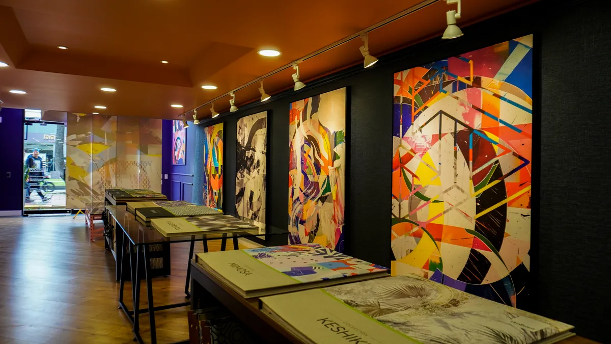 Murales de gran formato expuestos en Lirolhaus